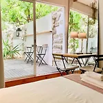 Cozy Central Studio With Private Terrace